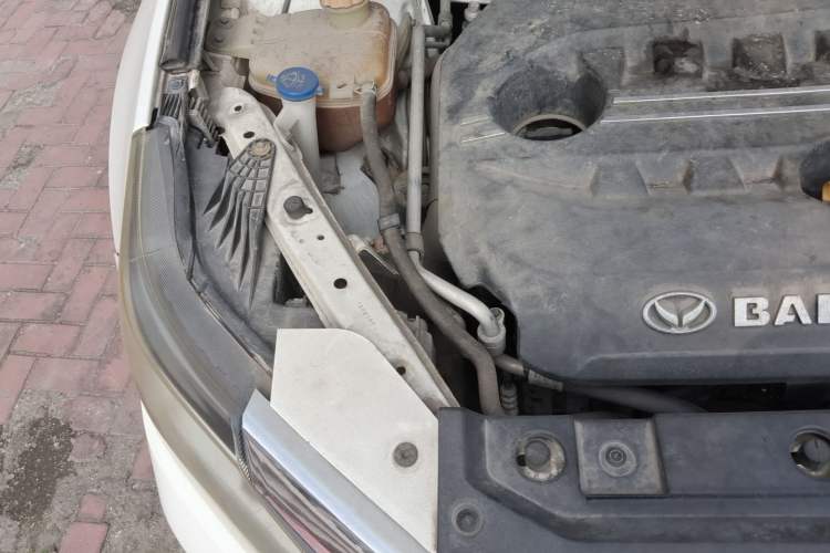 Used HYOSOW S6 2016 1.5T Manual Fashion Model Engine Bay Right