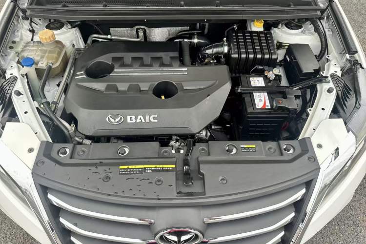 Used HYOSOW S6 2016 1.5T Manual Fashion Model Engine Bay