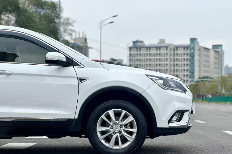 Used HYOSOW S6 2016 1.5T Manual Fashion Model Exterior 3