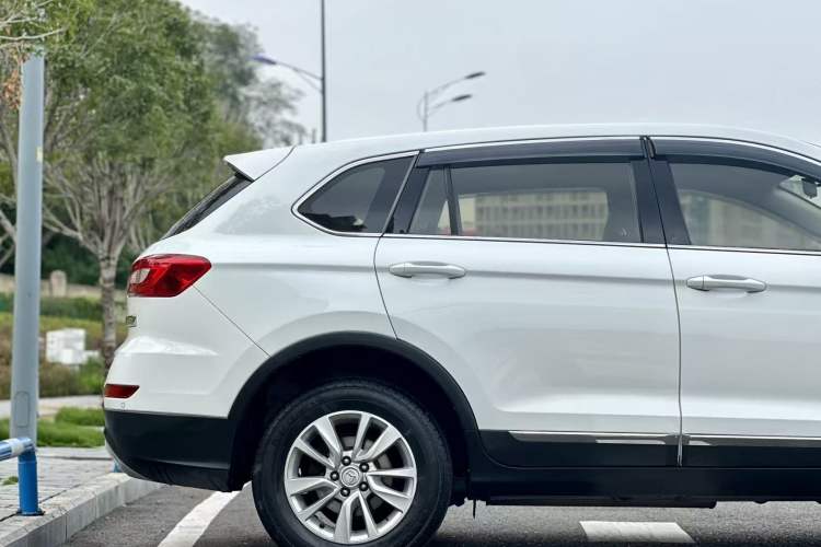 Used HYOSOW S6 2016 1.5T Manual Fashion Model Exterior 4