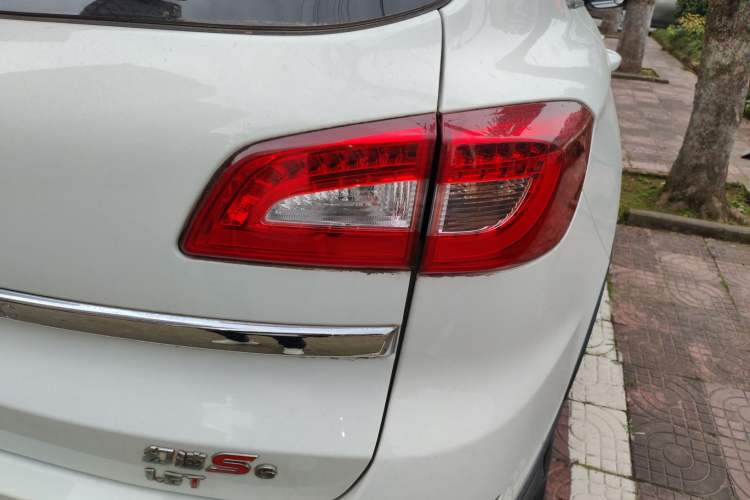 Used HYOSOW S6 2016 1.5T Manual Leading Model Exterior 6