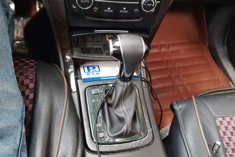 Used HYOSOW S6 2016 1.5T CVT Enjoyment Model Gear Lever