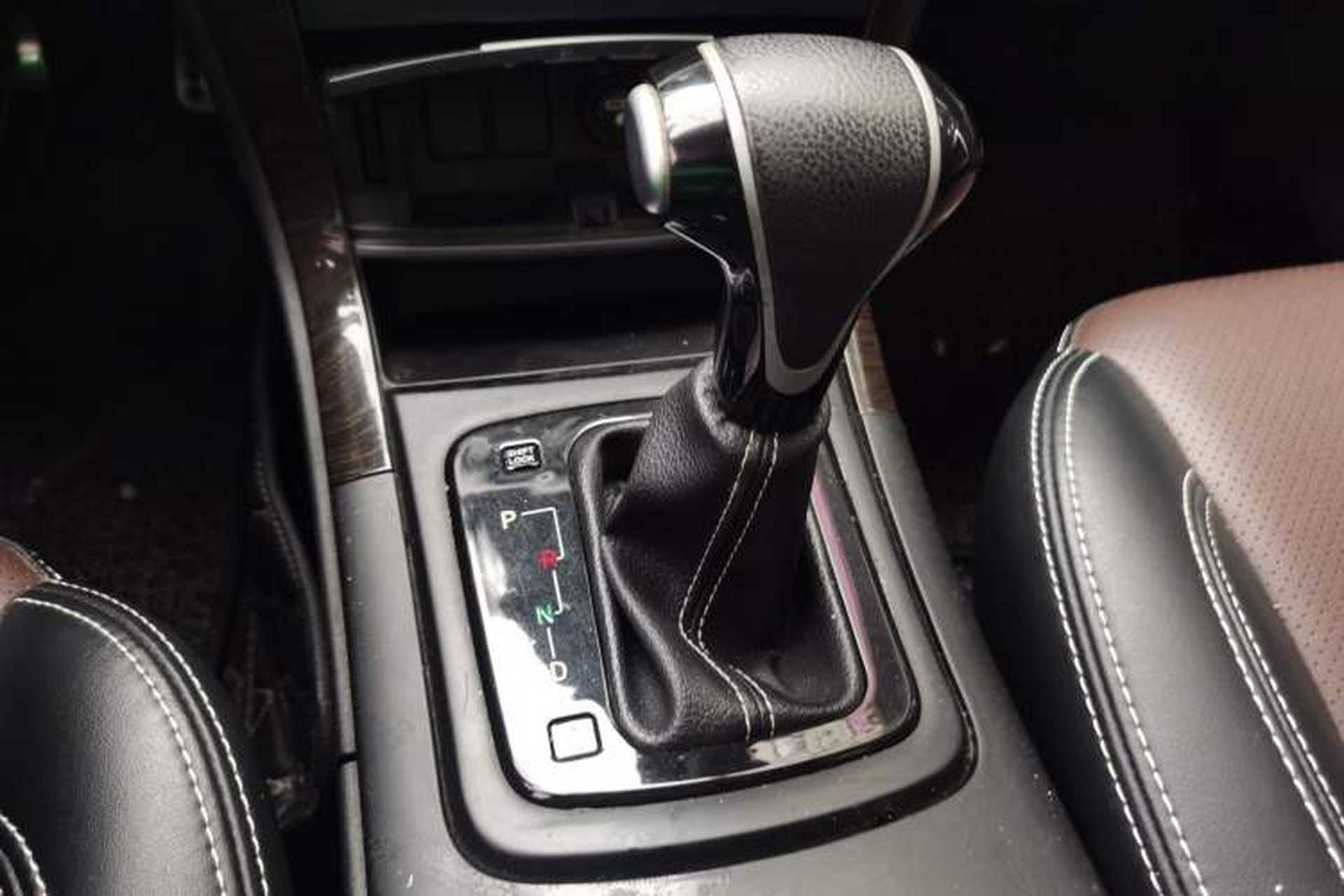 Used HYOSOW S6 2016 1.5T CVT Premium Edition Gear Lever