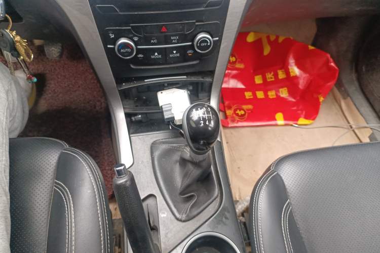Used HYOSOW S6 2016 1.5T Manual Fashion Model Gear Lever
