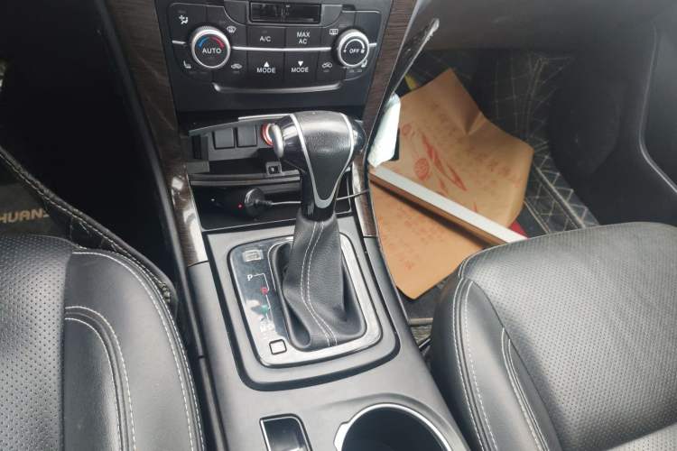 Used HYOSOW S6 2016 1.5T CVT Enjoyment Model Gear Lever