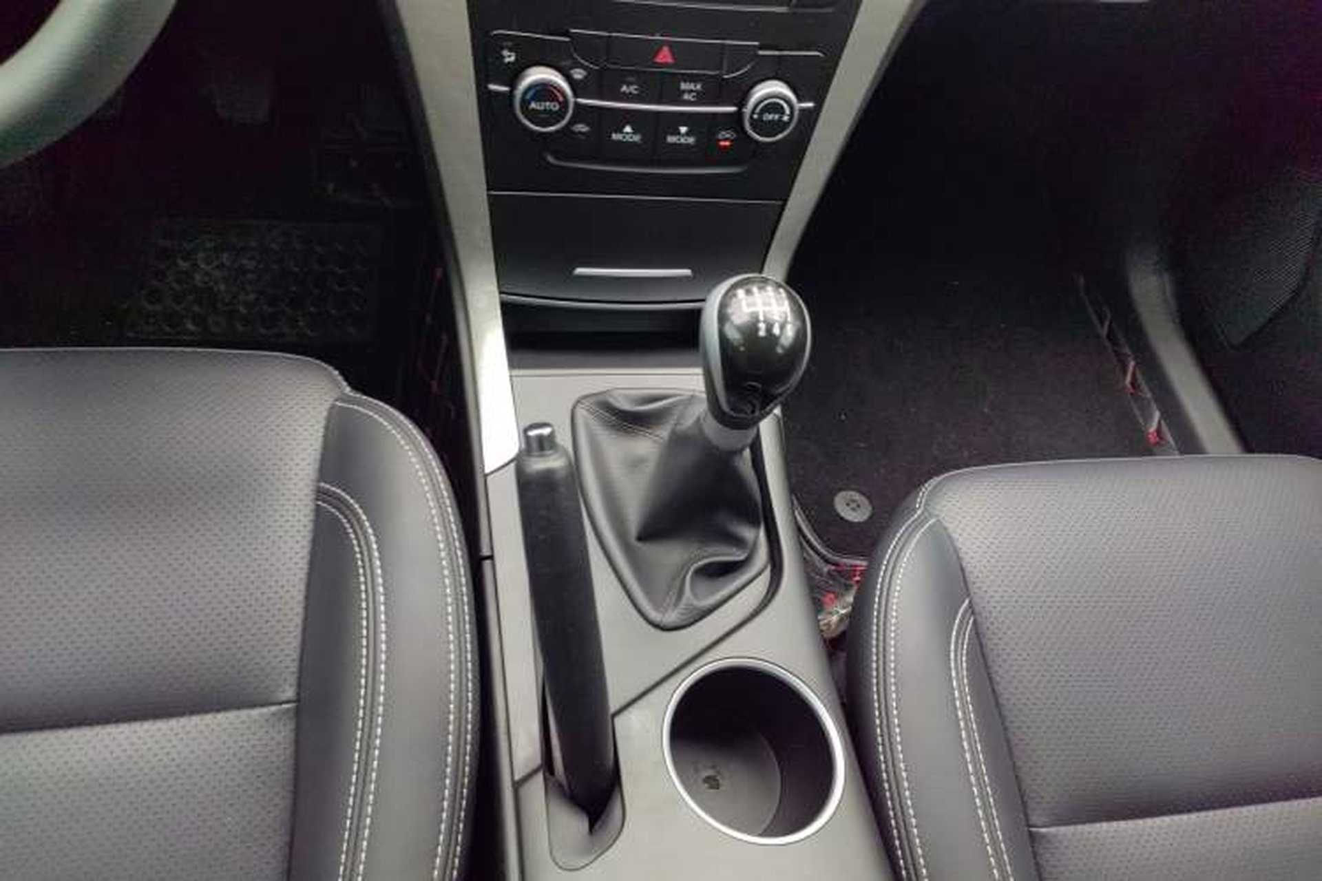 Used HYOSOW S6 2016 1.5T Manual Fashion Model Gear Lever