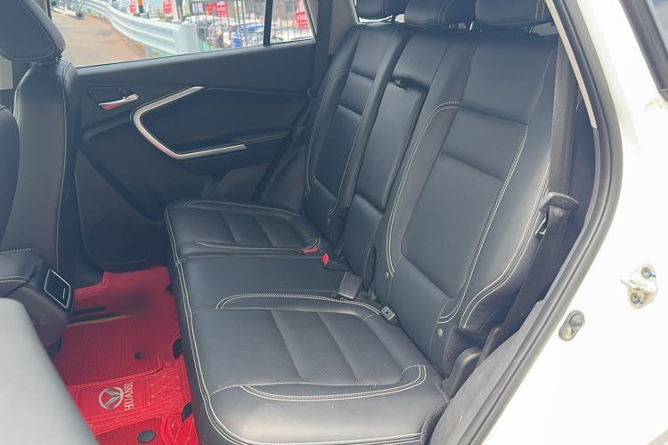 Used HYOSOW S6 2016 1.5T Manual Fashion Model Interior 1
