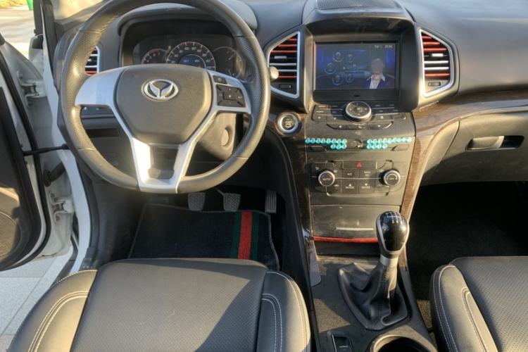 Used HYOSOW S6 2016 1.5T Manual Leading Model Interior 1