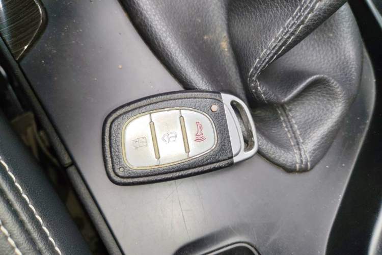 Used HYOSOW S6 2016 1.5T Manual Leading Model Interior 1