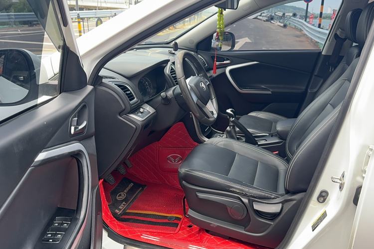 Used HYOSOW S6 2016 1.5T Manual Fashion Model Interior 2