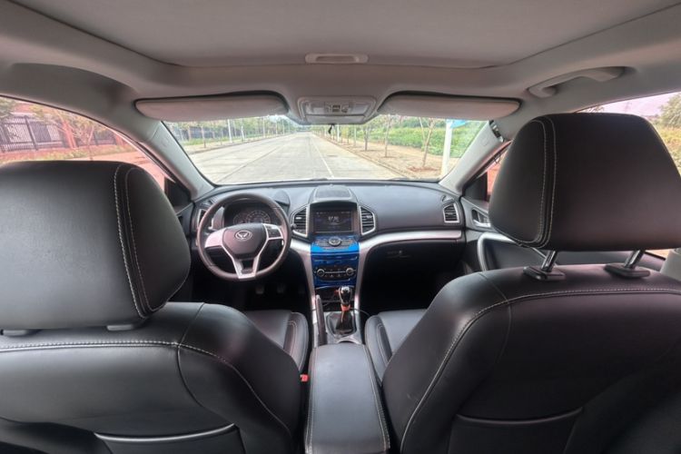 Used HYOSOW S6 2016 1.5T Manual Fashion Model Interior 3