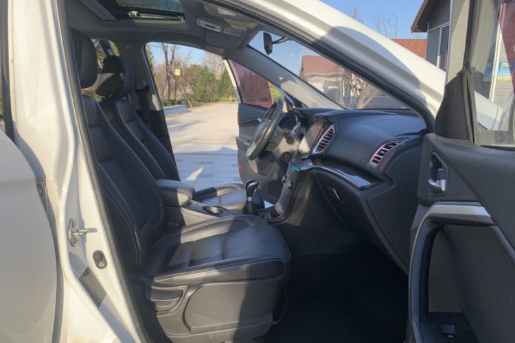 Used HYOSOW S6 2016 1.5T Manual Leading Model Interior 3