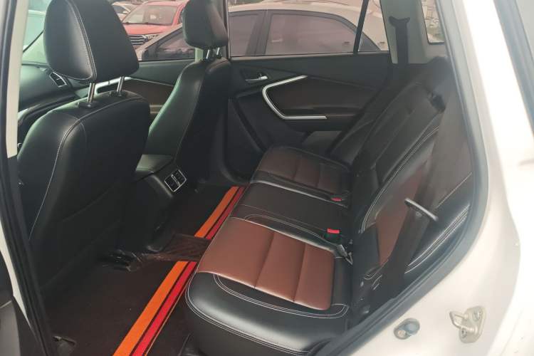 Used HYOSOW S6 2016 1.5T Manual Smart Edition Interior 3