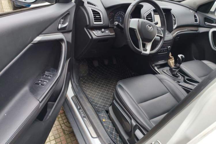 Used HYOSOW S6 2016 1.5T Manual Leading Model Interior 3
