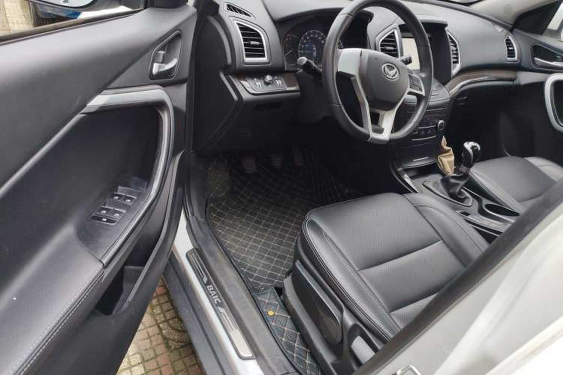 Used HYOSOW S6 2016 1.5T Manual Leading Model Interior 3