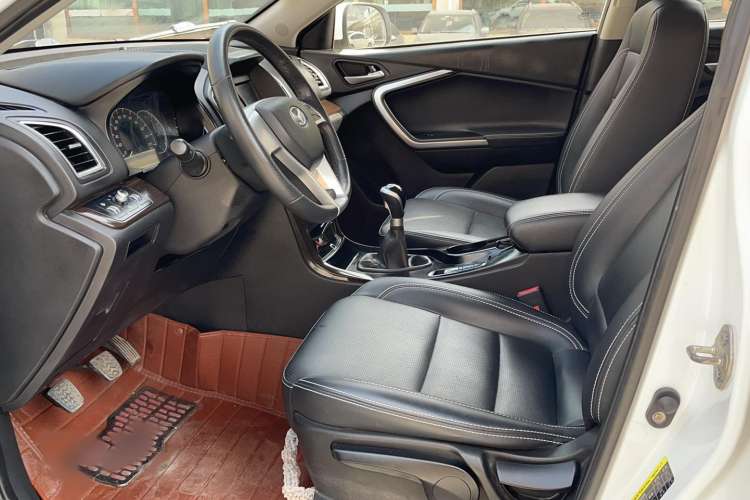 Used HYOSOW S6 2016 1.5T Manual Leading Model Interior 4