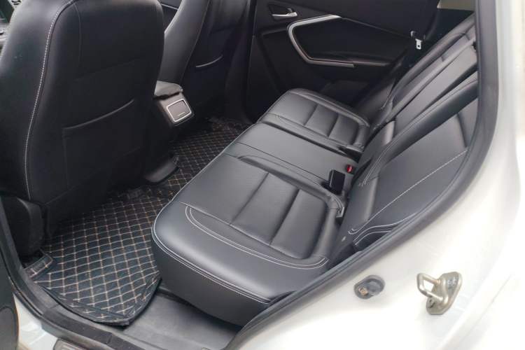 Used HYOSOW S6 2016 1.5T Manual Leading Model Interior 4