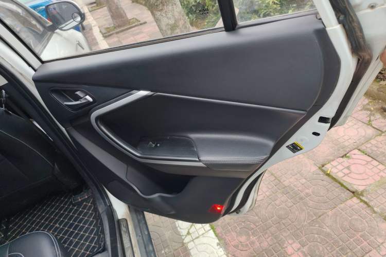 Used HYOSOW S6 2016 1.5T Manual Leading Model Interior 6