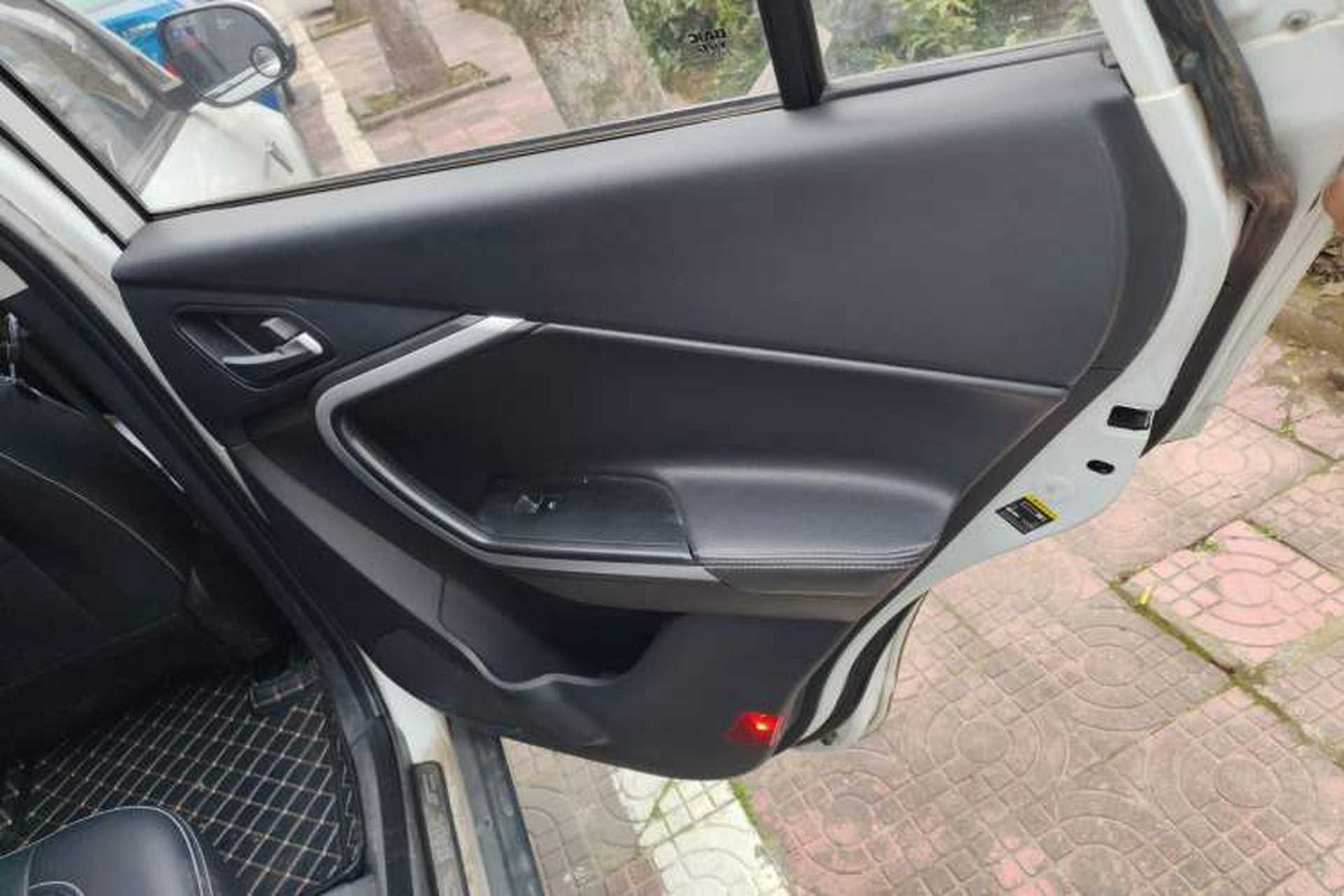 Used HYOSOW S6 2016 1.5T Manual Leading Model Interior 6