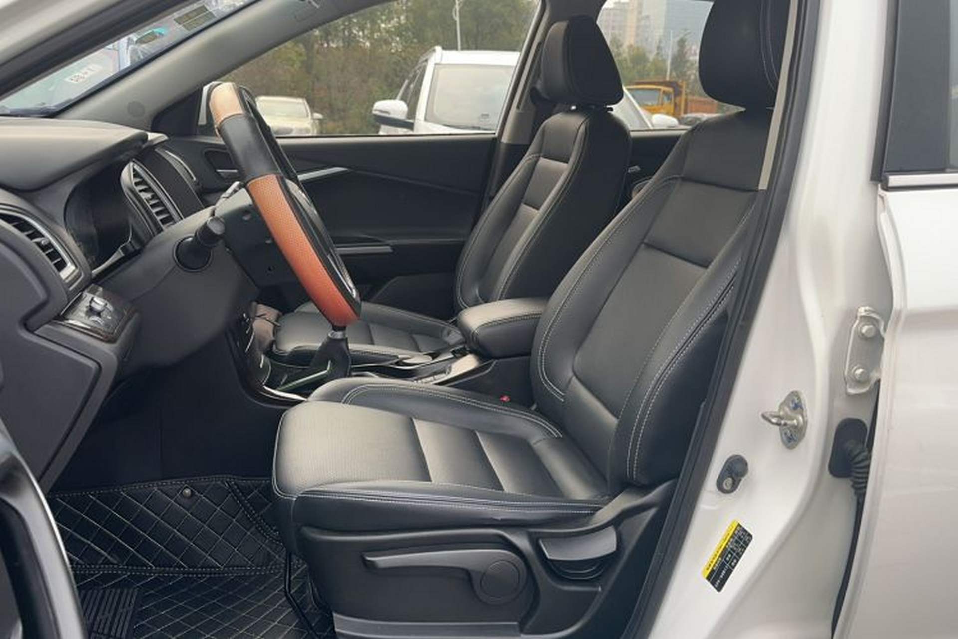 Used HYOSOW S6 2016 1.5T Manual Leading Model Left Front Seat