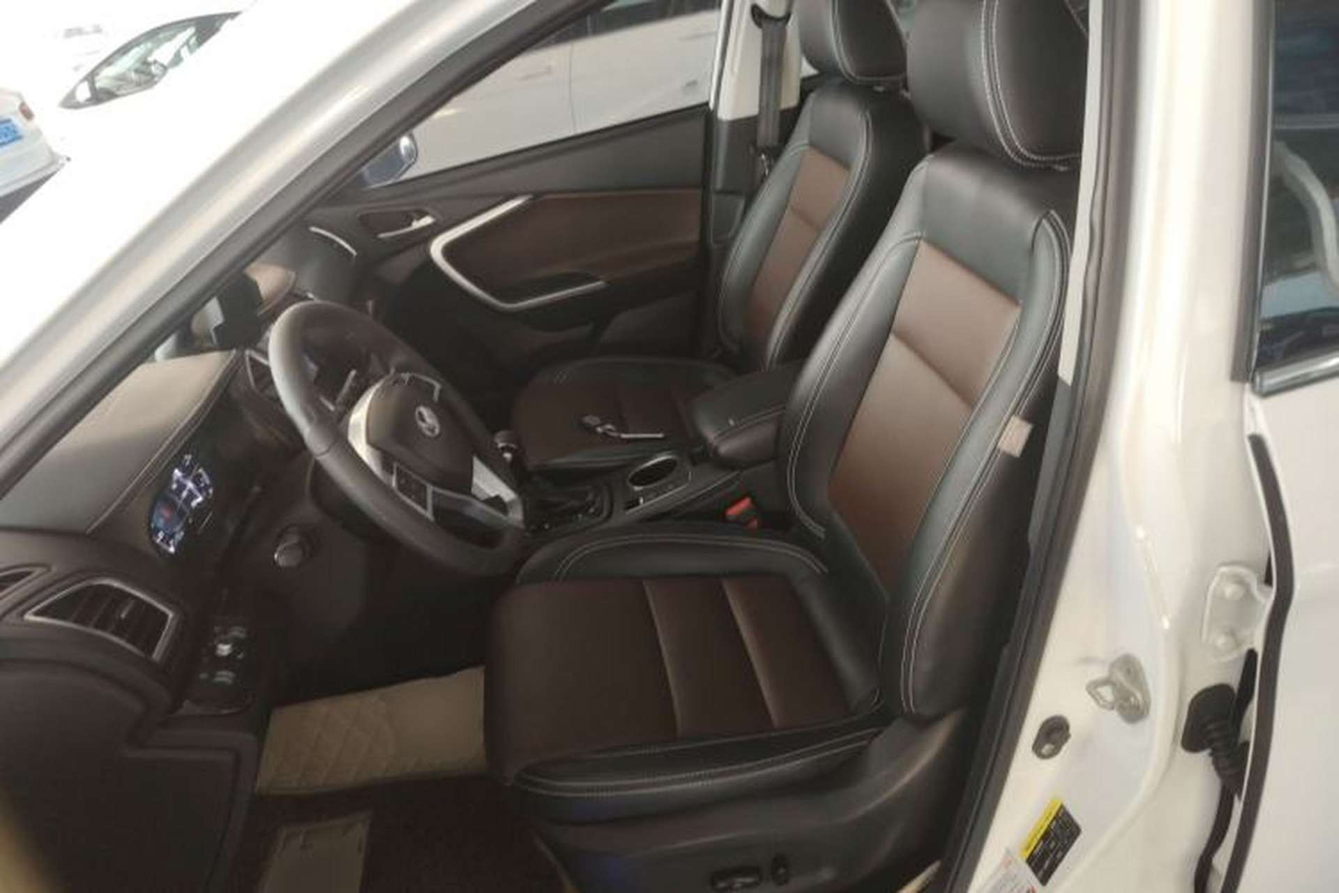 Used HYOSOW S6 2016 1.5T CVT Premium Edition Left Front Seat
