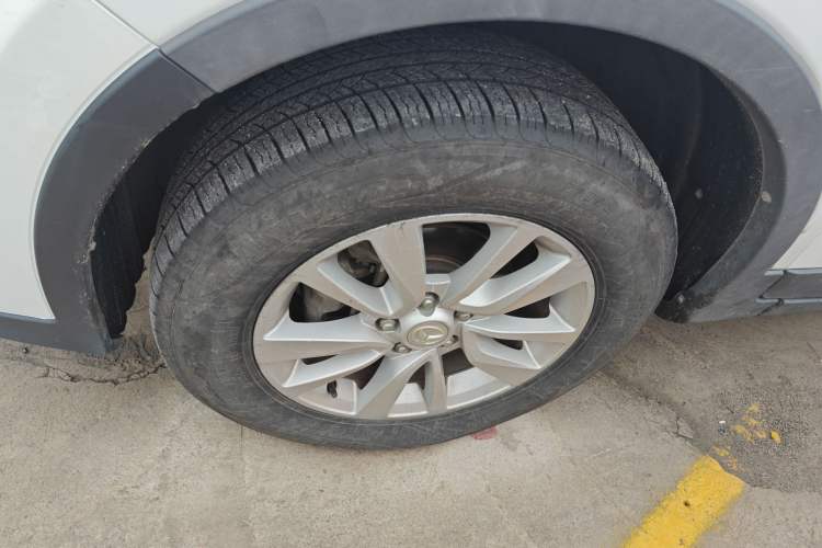 Used HYOSOW S6 2016 1.5T Manual Fashion Model Left Front Wheel Hub