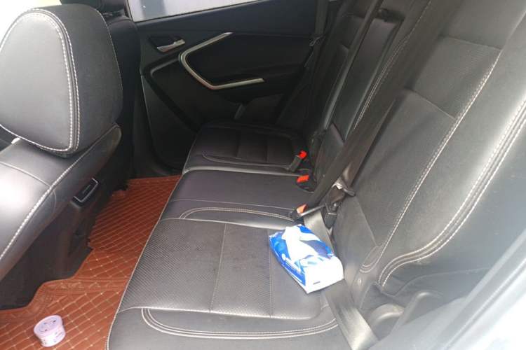 Used HYOSOW S6 2016 1.5T Manual Fashion Model Left Rear Seat