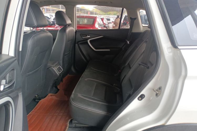 Used HYOSOW S6 2016 1.5T Manual Fashion Model Left Rear Seat
