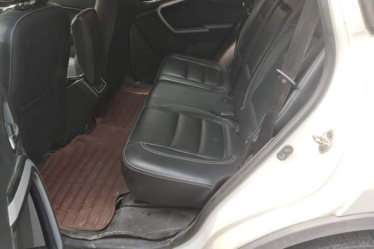 Used HYOSOW S6 2016 1.5T Manual Fashion Model Left Rear Seat