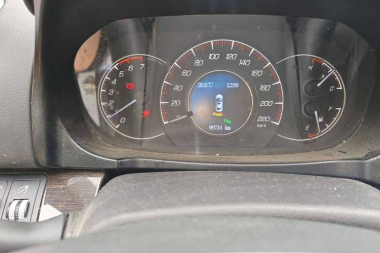 Used HYOSOW S6 2016 1.5T Manual Leading Model Odometer Close Up
