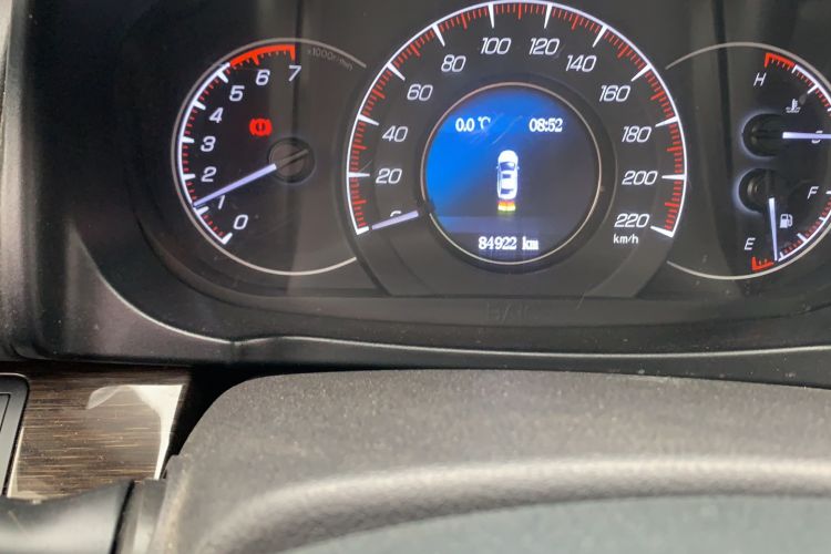 Used HYOSOW S6 2016 1.5T Manual Leading Model Odometer Close Up