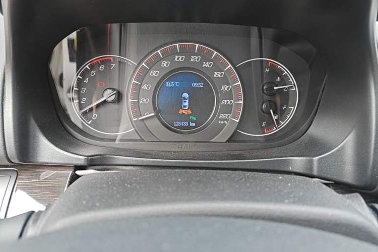 Used HYOSOW S6 2016 1.5T Manual Leading Model Odometer Close Up