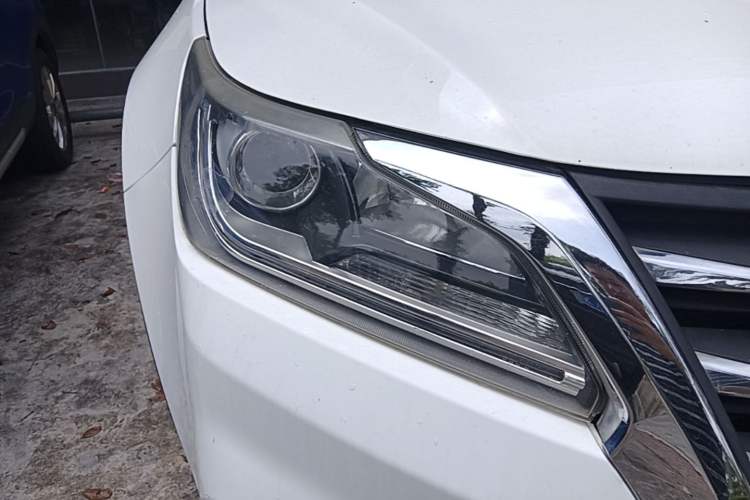 Used HYOSOW S6 2016 1.5T CVT Enjoyment Model Right Front Headlight