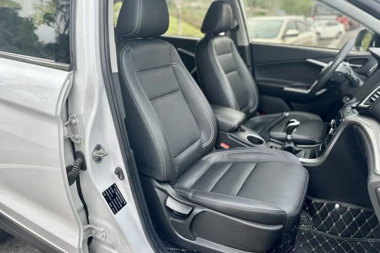 Used HYOSOW S6 2016 1.5T Manual Fashion Model Right Front Seat