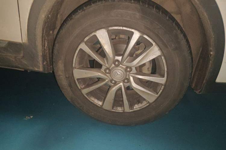 Used HYOSOW S6 2016 1.5T Manual Fashion Model Right Front Wheel Hub