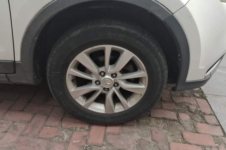 Used HYOSOW S6 2016 1.5T Manual Fashion Model Right Front Wheel Hub