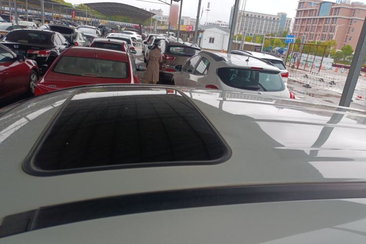 Used HYOSOW S6 2016 1.5T Manual Fashion Model Roof