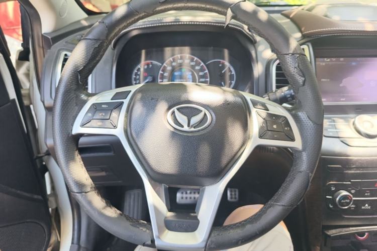 Used HYOSOW S6 2016 1.5T CVT Enjoyment Model Steering Wheel