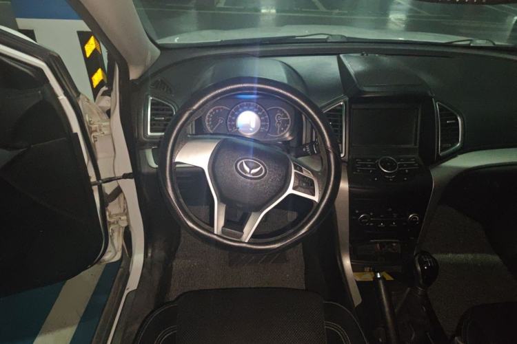Used HYOSOW S6 2016 1.5T Manual Fashion Model Steering Wheel