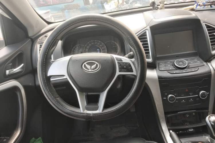 Used HYOSOW S6 2016 1.5T Manual Fashion Model Steering Wheel