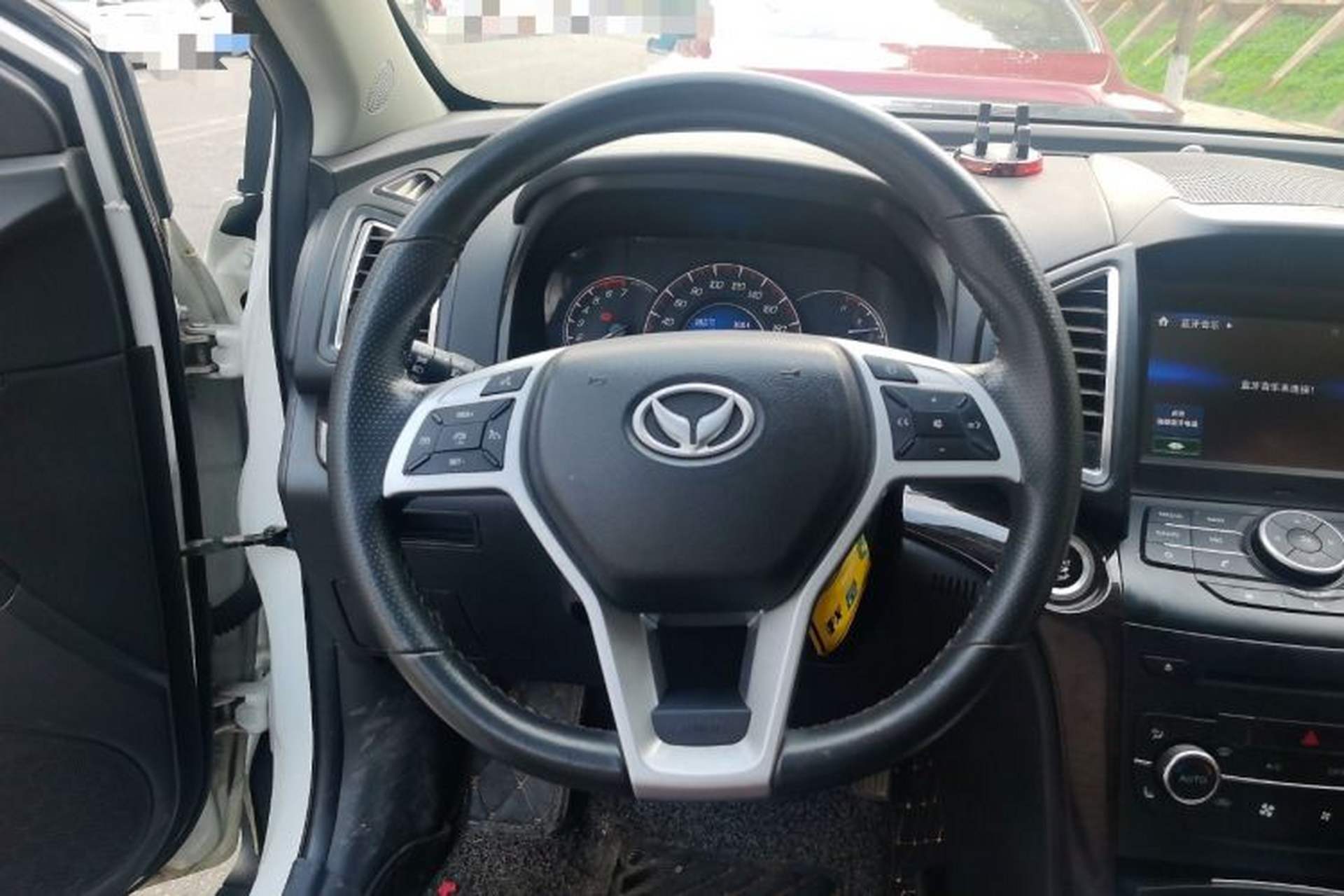 Used HYOSOW S6 2016 1.5T Manual Smart Edition Steering Wheel