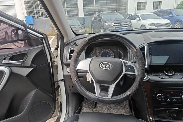 Used HYOSOW S6 2016 1.5T Manual Leading Model Steering Wheel