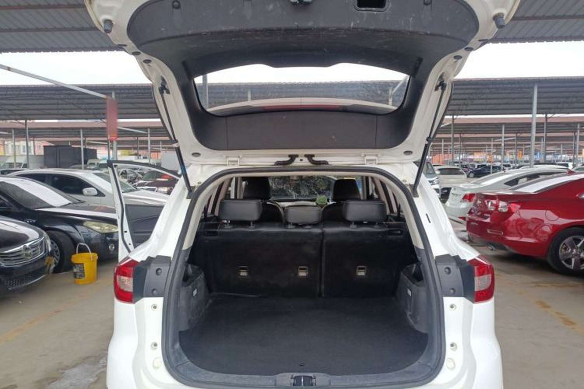 Used HYOSOW S6 2016 1.5T Manual Fashion Model Trunk