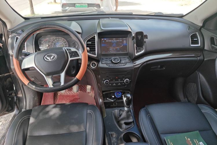 Used HYOSOW S6 2017 1.5T Manual Leading Model Center Console