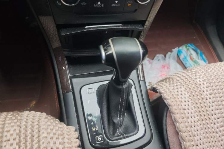 Used HYOSOW S6 2017 1.5T CVT Enjoyment Model Gear Lever