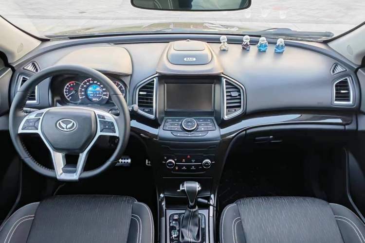 Used HYOSOW S6 2017 1.5T CVT Enjoyment Model Center Console