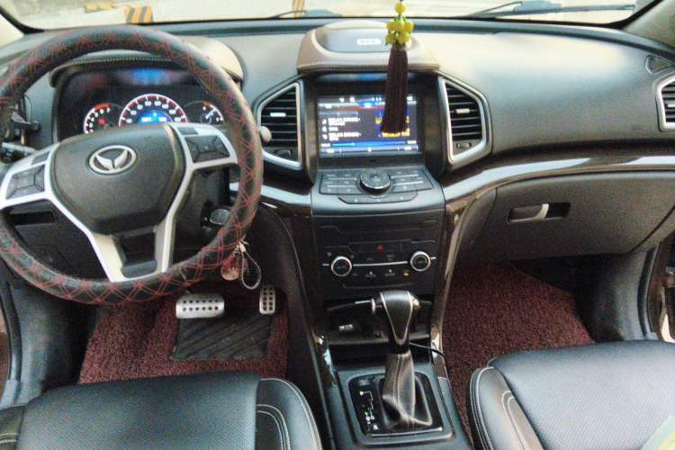 Used HYOSOW S6 2017 1.5T CVT Enjoyment Model Center Console