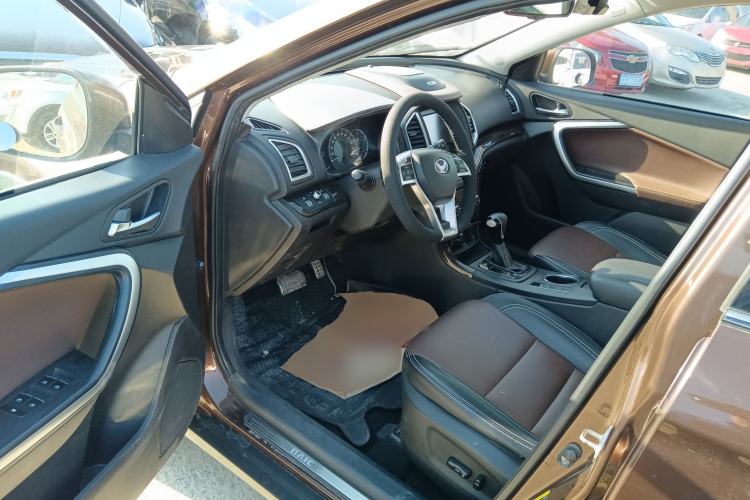 Used HYOSOW S6 2017 1.5T CVT Premium Edition Interior 3