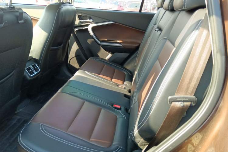 Used HYOSOW S6 2017 1.5T CVT Premium Edition Interior 4