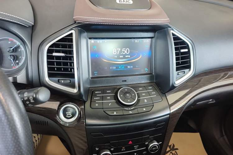 Used HYOSOW S6 2017 1.5T CVT Enjoyment Model Audio And AC Panel